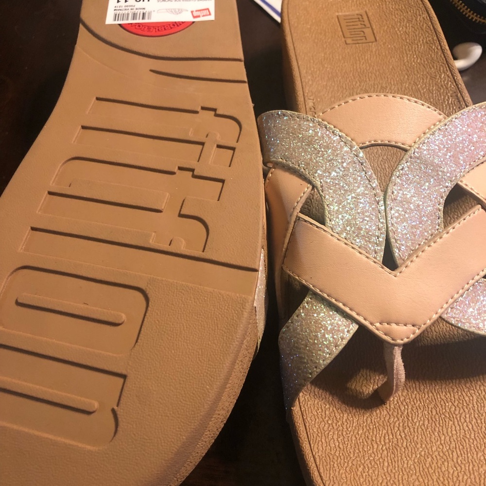Fit flops tan and metallic